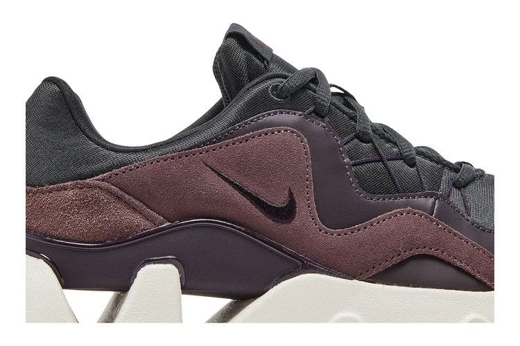 Krossovki-Nike-Wmns-RYZ-365-Off-Noir-Burgundy-Ash-1
