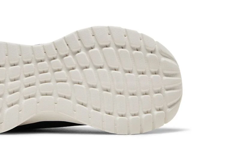 Krossovki-Adidas-Tensaur-Run-I-Black-White-Grey-4