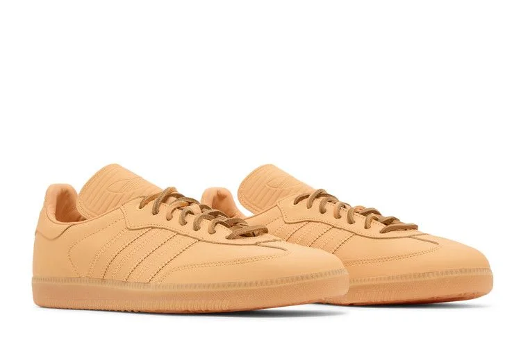 Krossovki-Pharrell-x-adidas-Samba-Human-Race-Orange-7