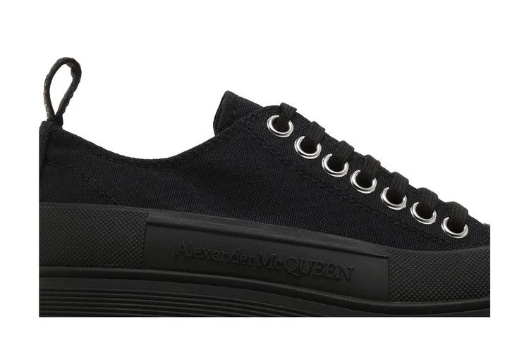 Кроссовки Alexander McQueen Wmns Tread Slick Lace Up 'Triple Black'