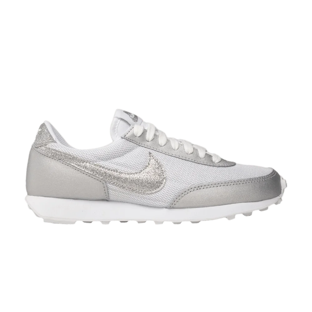 Krossovki-Nike-Wmns-Daybreak-Metallic-Silver
