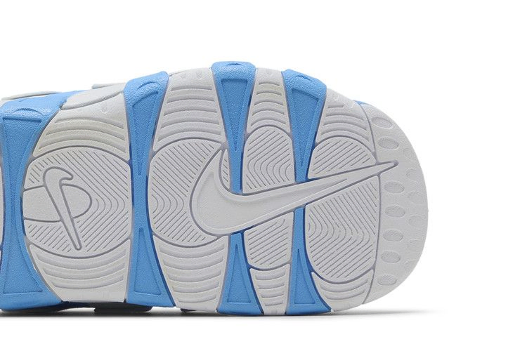 air-more-uptempo-slide-unc-fd9884-400_04
