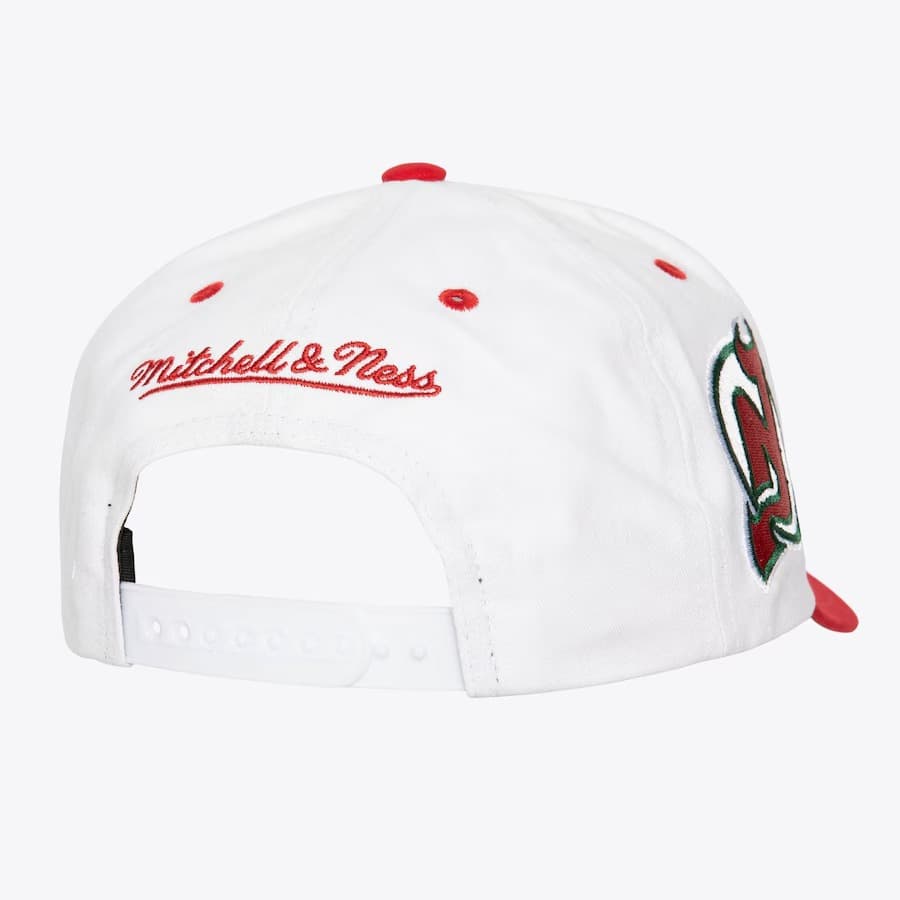Бейсболка Mitchell & Ness White New Jersey Devils Tail Sweep Pro Vintage Snapback Hat