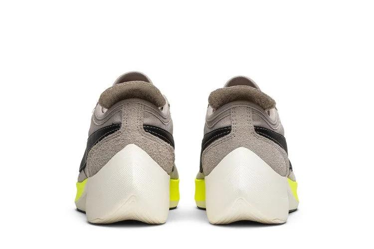 Кроссовки Nike Moon Racer 'String'