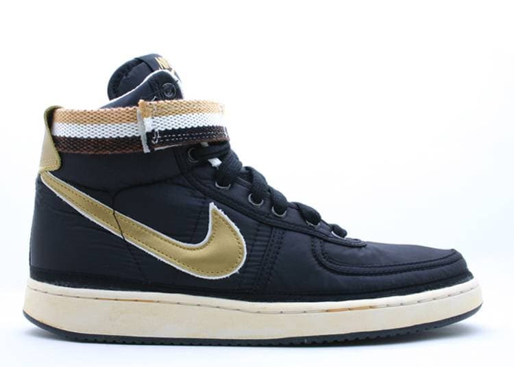 Nike-Vandal-High-Supreme-Vntg-Black-Metallic-Gold-White-1