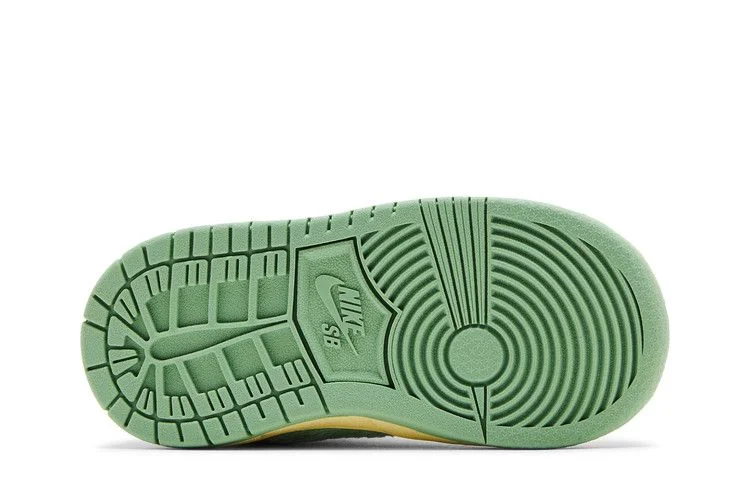 Krossovki-Verdy-x-Nike-Dunk-Low-SB-TD-Visty-3