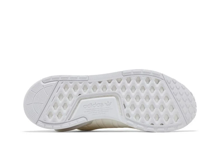 Krossovki-adidas-NMD_V3-Triple-White-3