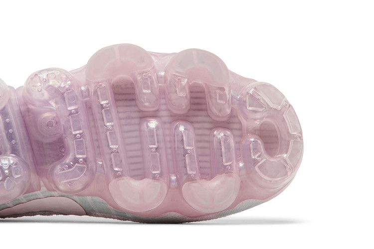 wmns-air-vapormax-light-violet-849557-501_04