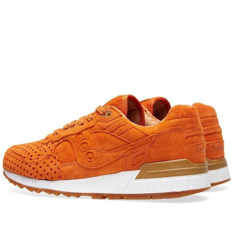 Krossovki-Play-Cloths-x-Saucony-Shadow-5000-Strange-Fruit-2