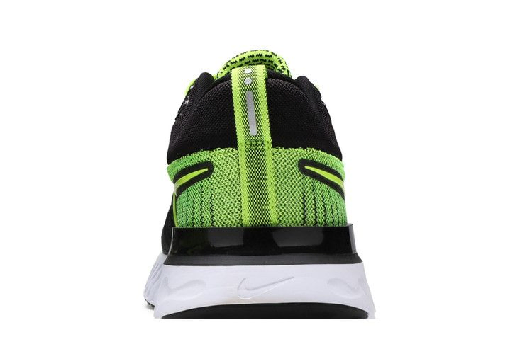 react-infinity-run-flyknit-2-volt-black-ct2357-700_06