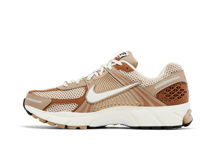 Кроссовки Nike Wmns Air Zoom Vomero 5 'Khaki Fire Red'