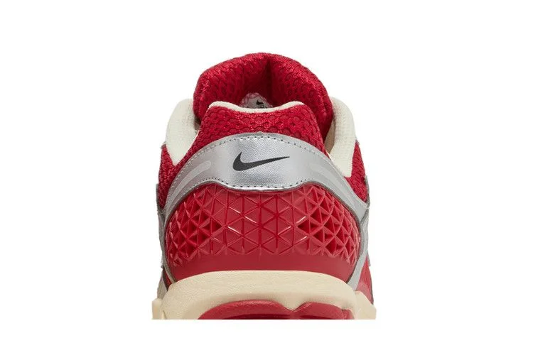 Кроссовки Nike Zoom Vomero 5 'Gym Red Chrome'