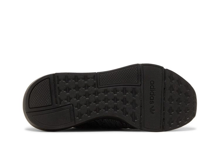 swift-run-22-big-kid-black-gw8166_03