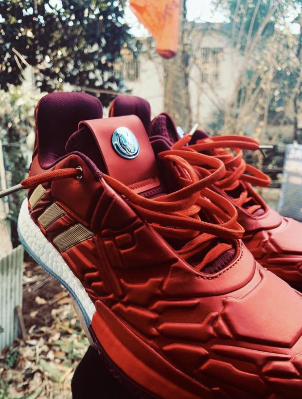 Кроссовки Marvel x adidas Harden Vol. 3 Heroes Among Us: Iron Man👺