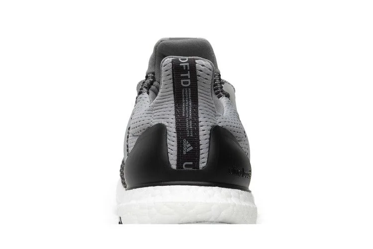 Кроссовки Undefeated x adidas UltraBoost 'Shift Grey'