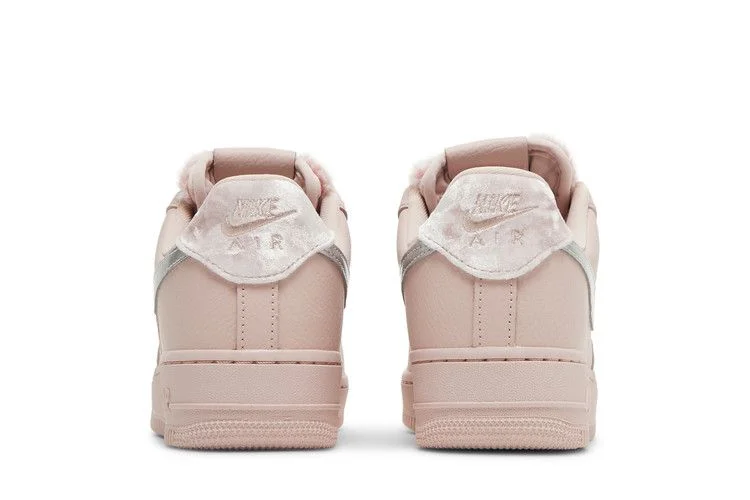 Кроссовки Nike Wmns Air Force 1 '07 'Faux Sherpa Fur'