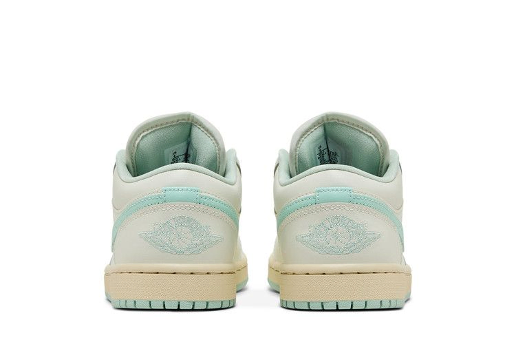 Кроссовки Wmns Air Jordan 1 Low 'Sail Igloo'