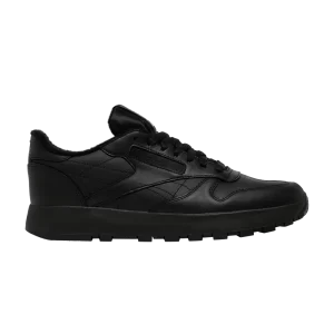 maison-margiela-x-classic-leather-tabi-black-h04864-300x300