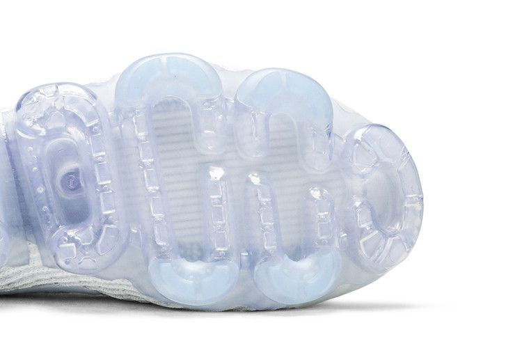 air-vapormax-flyknit-3-one-of-one-cw5643-100_04