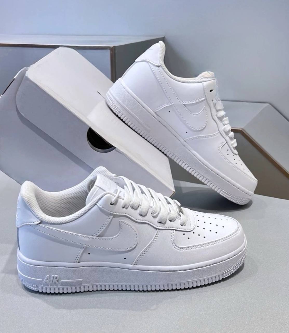 Кроссовки Wmns Nike Air Force 1 Low ’07 White (2018)