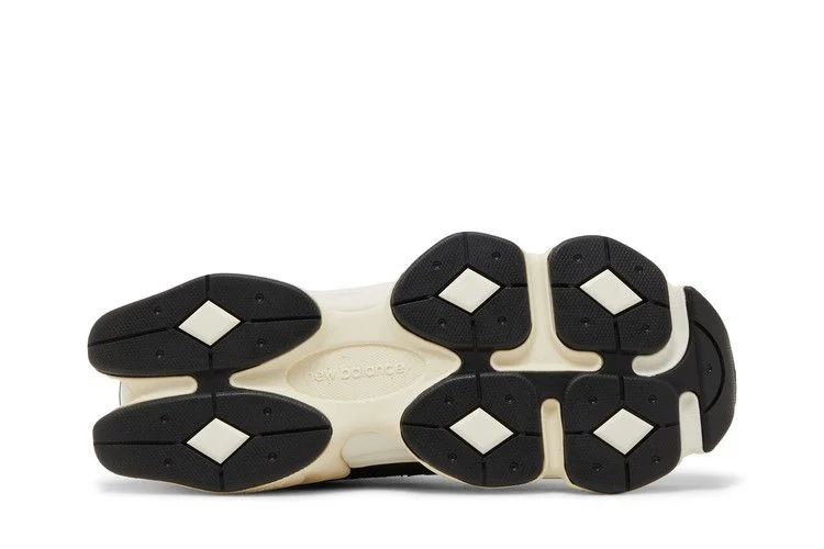 Krossovki-New-Balance-9060-Black-White-3