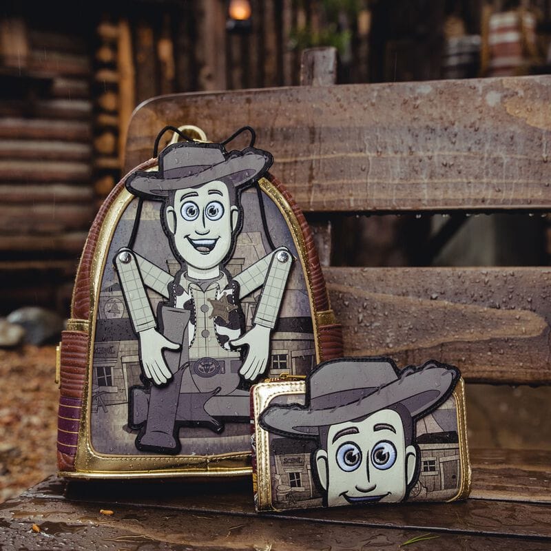 Toy-Story-Woody-Puppet-Flap-Wallet-3