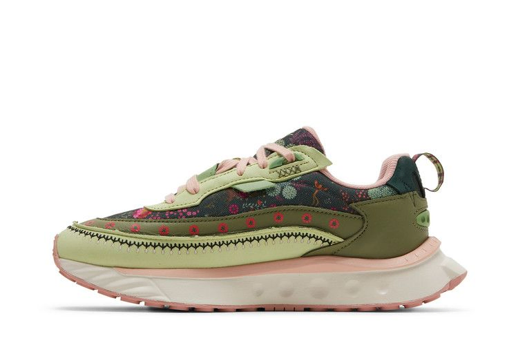liberty-of-london-x-wmns-wild-rider-2-floral-382194-01_02