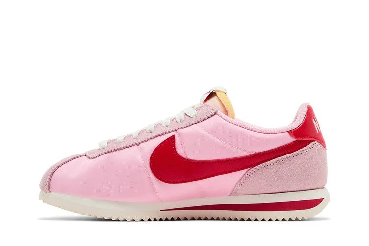 Кроссовки Nike Wmns Cortez TXT 'Soft Pink Fire Red'
