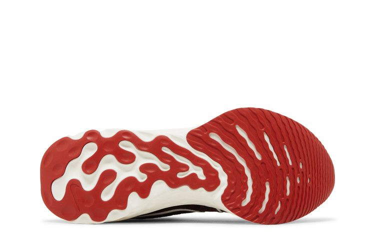 react-infinity-run-flyknit-3-dark-beetroot-dh5392-600_03
