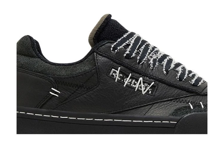 Кроссовки Universal Monsters x Reebok Club C Megacourt 'The Bride of Frankenstein'