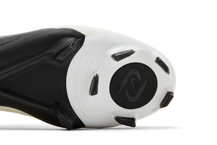 Кроссовки Nike Phantom Luna 2 Pro FG 'White Black Metallic Gold Coin'