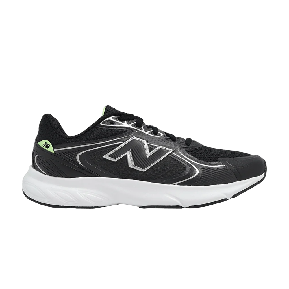 Krossovki-New-Balance-Fresh-Foam-Amaste-2E-Wide-Black-Silver
