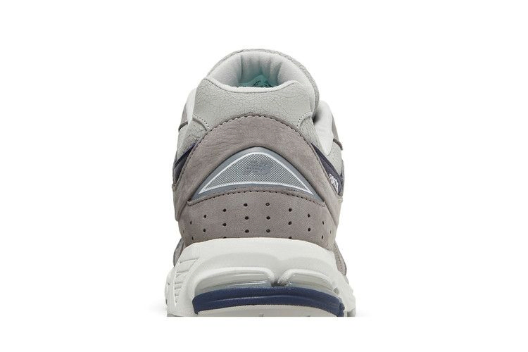Кроссовки thisisneverthat x New Balance 2002R 'The 2022 Downtown Run'
