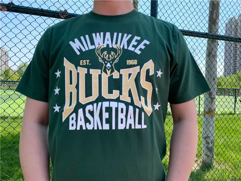 Футболка Main Squeeze NBA Milwaukee Bucks Green T-Shirt