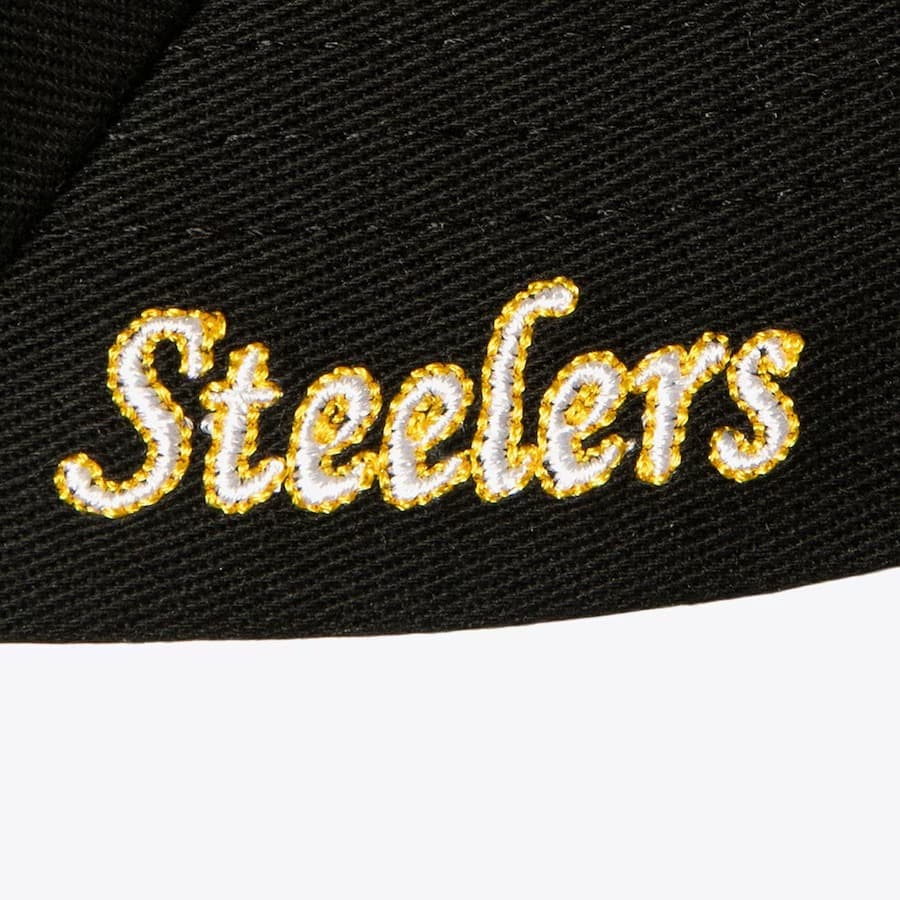 Бейсболка Mitchell & Ness Black Pittsburgh Steelers Team Helmet Strapback Hat
