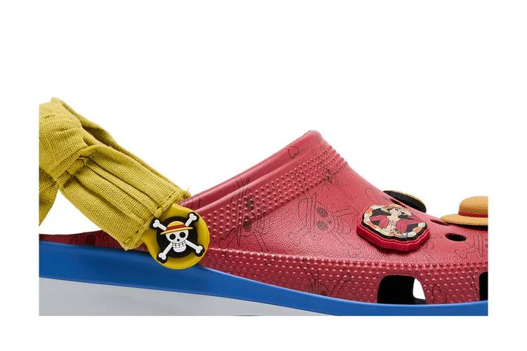one-piece-x-crocs-classic-clog-luffy-212125-90h_2