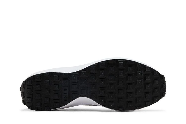 Krossovki-Nike-Waffle-Debut-White-Black-3
