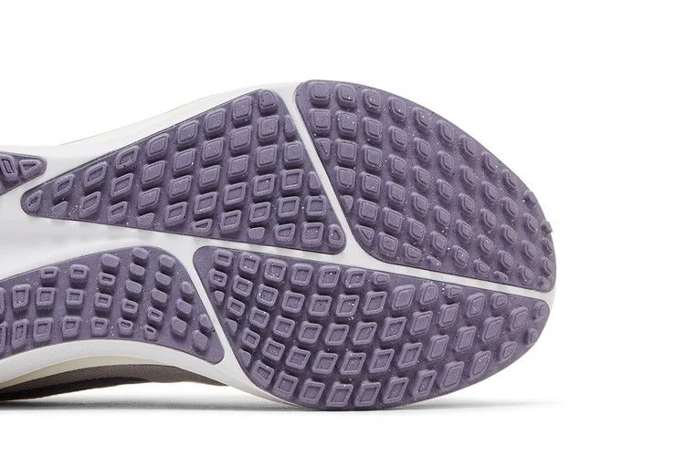 Кроссовки Nike Wmns Vomero 17 'Photon Dust Lilac Bloom'