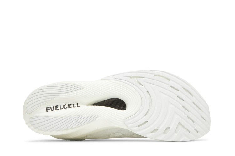 Кроссовки District Vision x New Balance FuelCell RC Elite v2 'White'