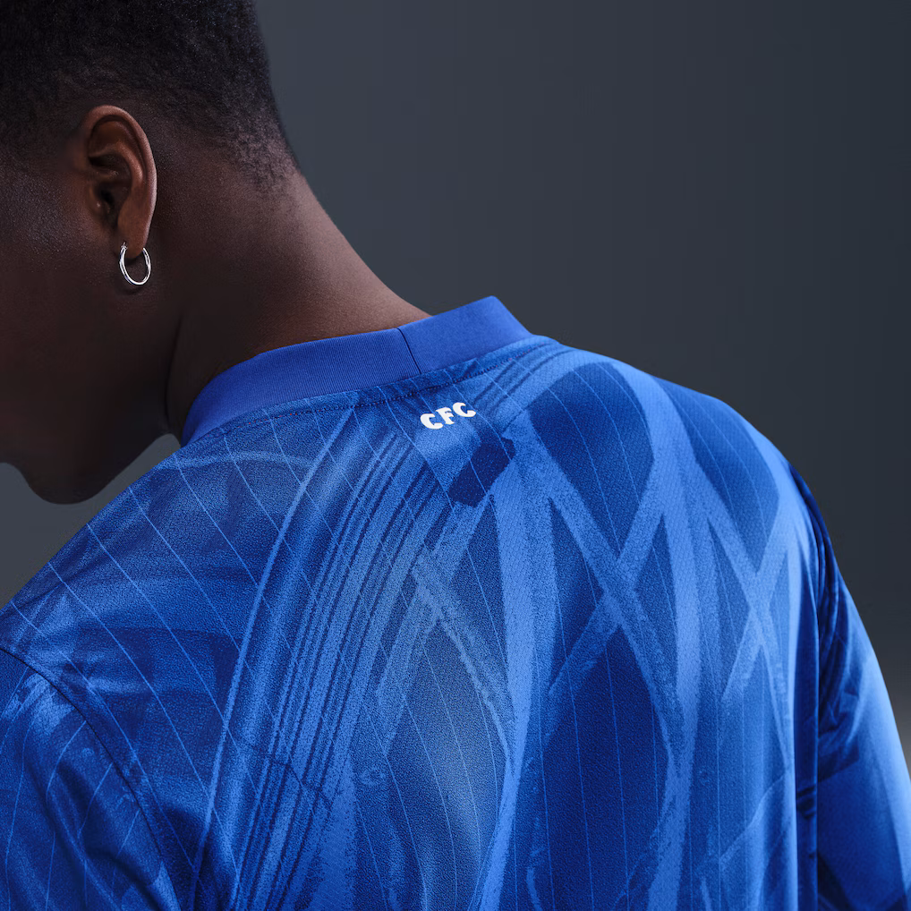 chelsea-nike-stadium-home-long-sleeve-shirt-2025-26_ss5_p-202492493pv-7u-zxkie3yzzdfwycljxfuxv-du4uyhvelqiopzbobhq3