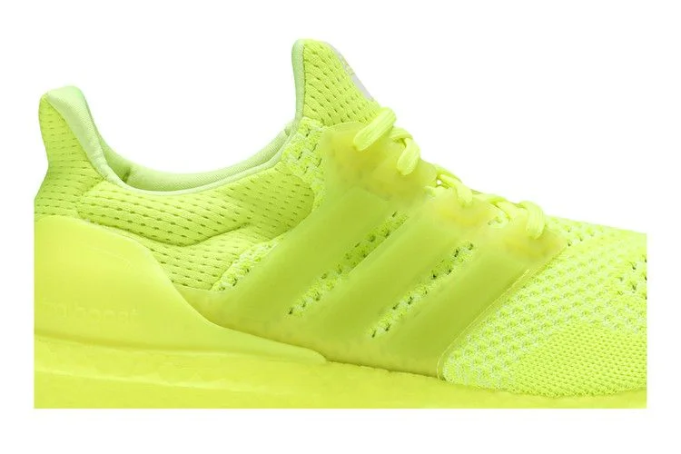 Krossovki-adidas-UltraBoost-1.0-DNA-Solar-Yellow-1
