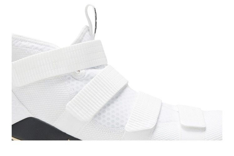 lebron-soldier-11-897644-101_01