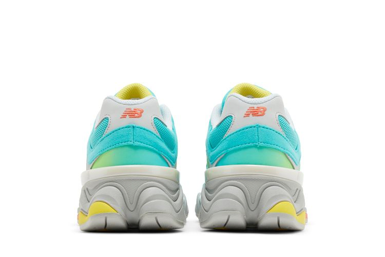 9060-big-kid-cyan-burst-dtlr-exclusive-gc9060db_05