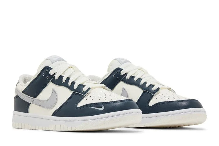 Krossovki-Nike-Wmns-Dunk-Low-Sail-Armory-Navy-7