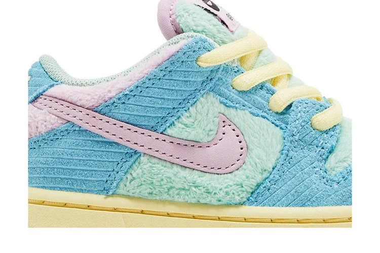 Krossovki-Verdy-x-Nike-Dunk-Low-SB-TD-Visty-1