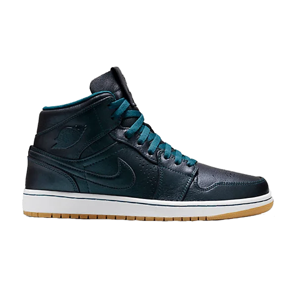 Krossovki-Air-Jordan-1-Mid-Nouveau-Space-Blue