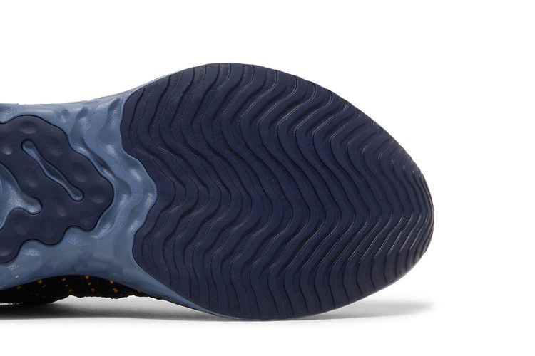 react-phantom-run-flyknit-2-black-hyper-royal-dz4849-001_04