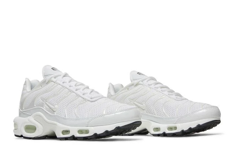 Krossovki-Nike-Wmns-Air-Max-Plus-Premium-Triple-White-7