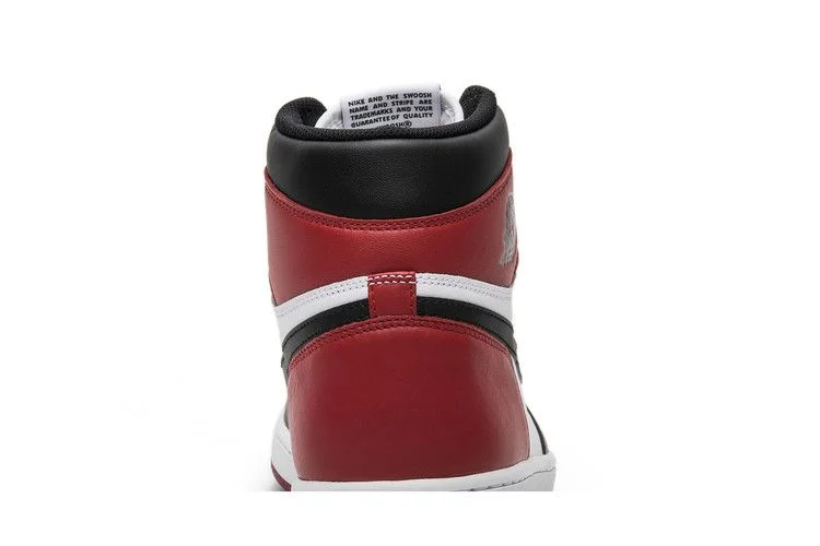 Кроссовки Air Jordan 1 Retro High OG 'Black Toe' 2016