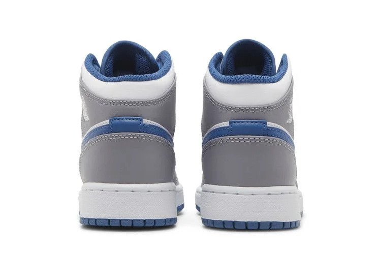 Krossovki-Air-Jordan-1-Mid-GS-Cement-True-Blue-5